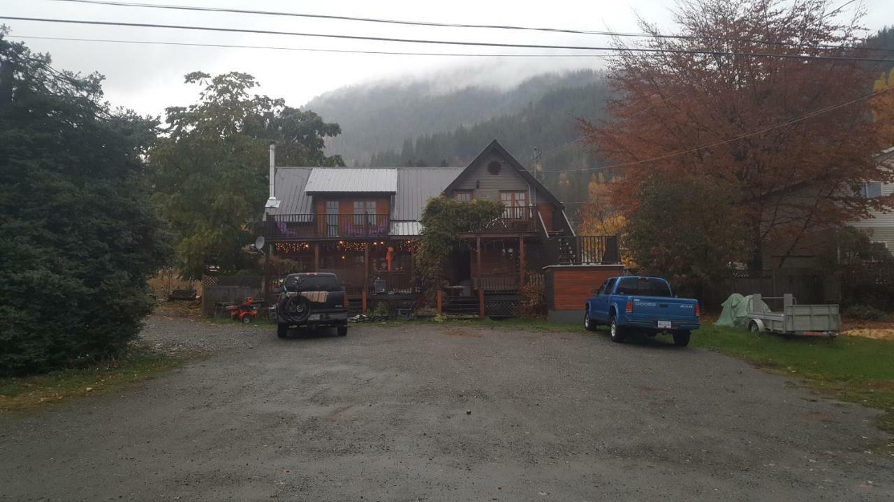 Kaslo Manor Lodge Exterior photo