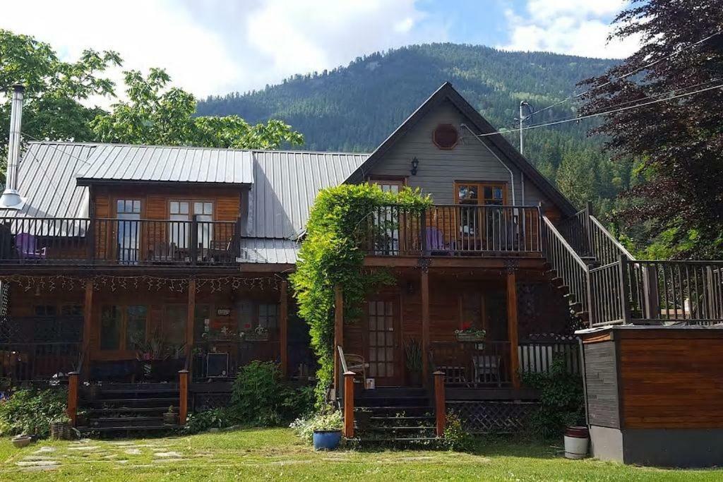 Kaslo Manor Lodge Exterior photo