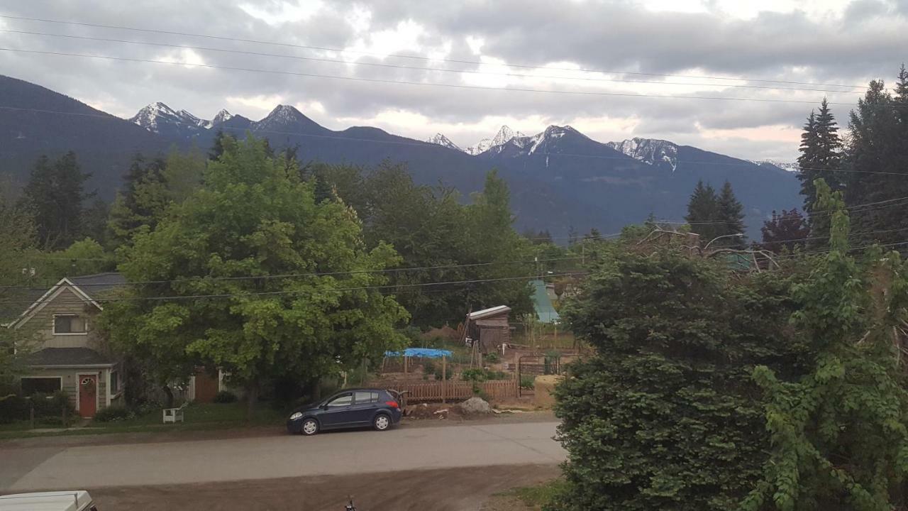 Kaslo Manor Lodge Exterior photo